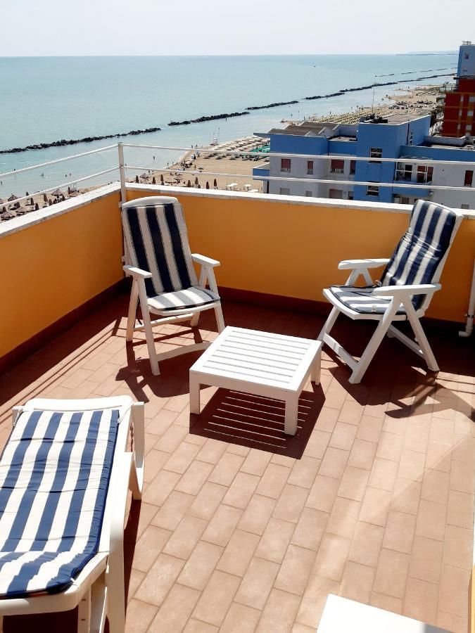 Апартаменти La Terrazza Sul Mare Монтезільвано Екстер'єр фото