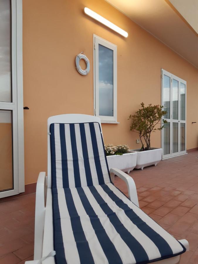 Апартаменти La Terrazza Sul Mare Монтезільвано Екстер'єр фото
