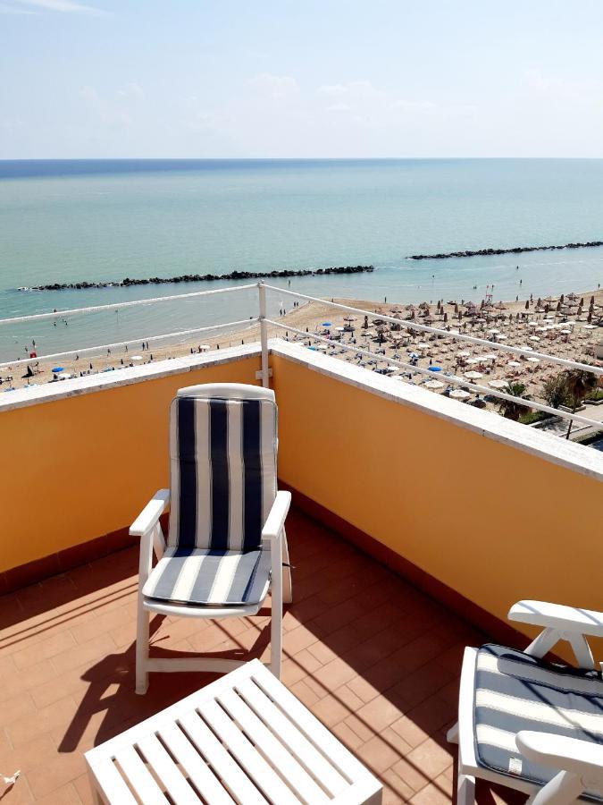 Апартаменти La Terrazza Sul Mare Монтезільвано Екстер'єр фото
