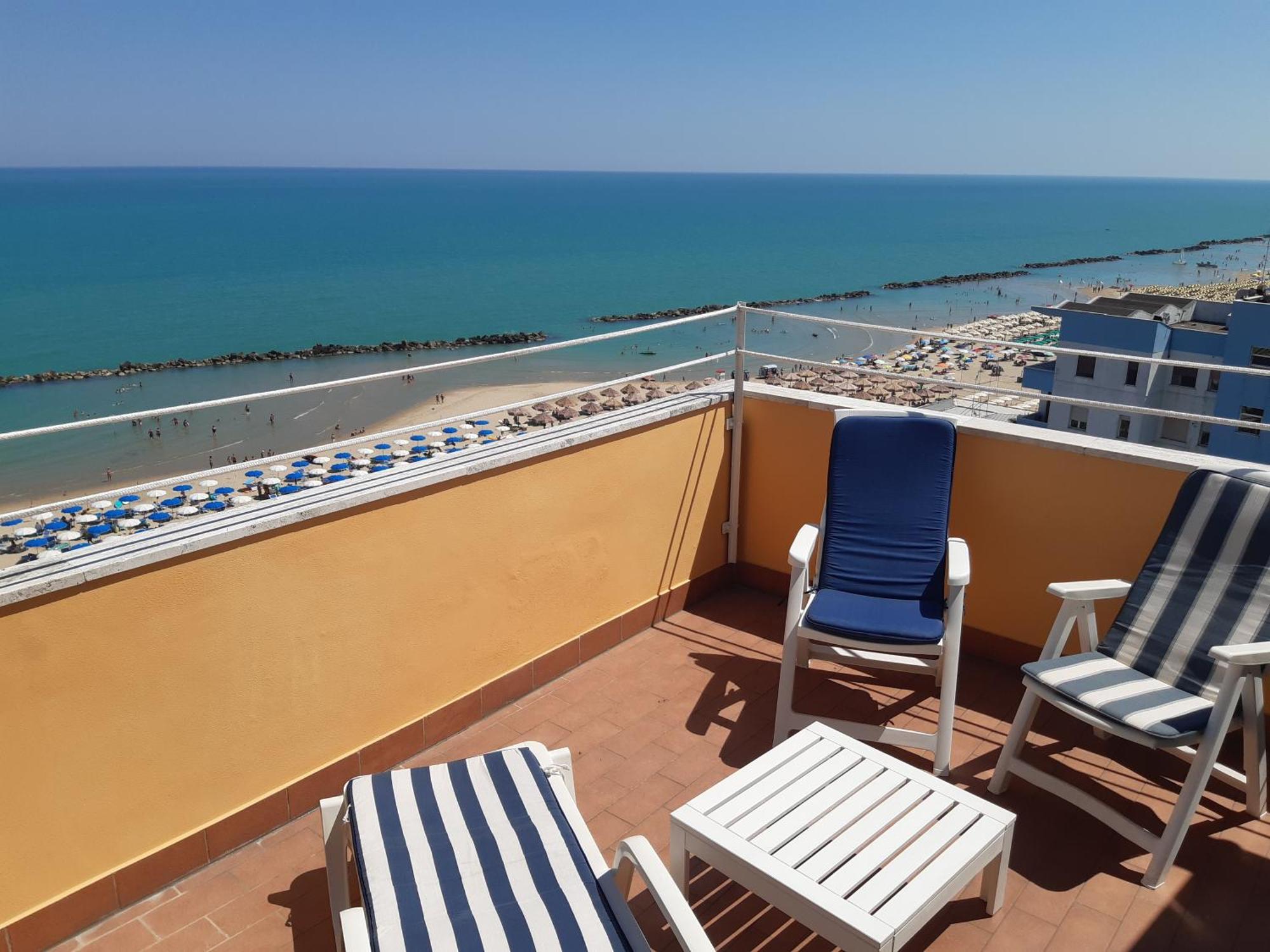 Апартаменти La Terrazza Sul Mare Монтезільвано Екстер'єр фото
