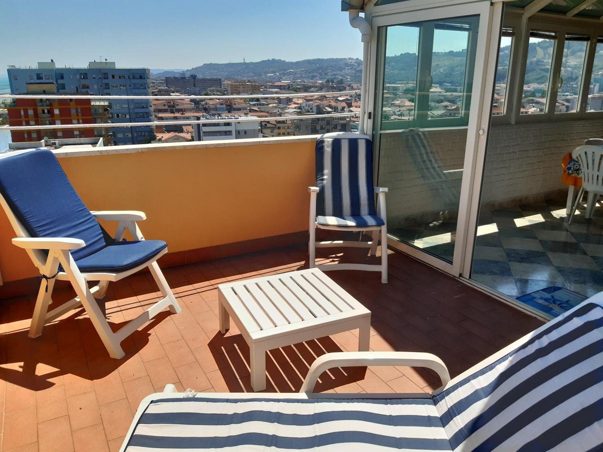 Апартаменти La Terrazza Sul Mare Монтезільвано Екстер'єр фото