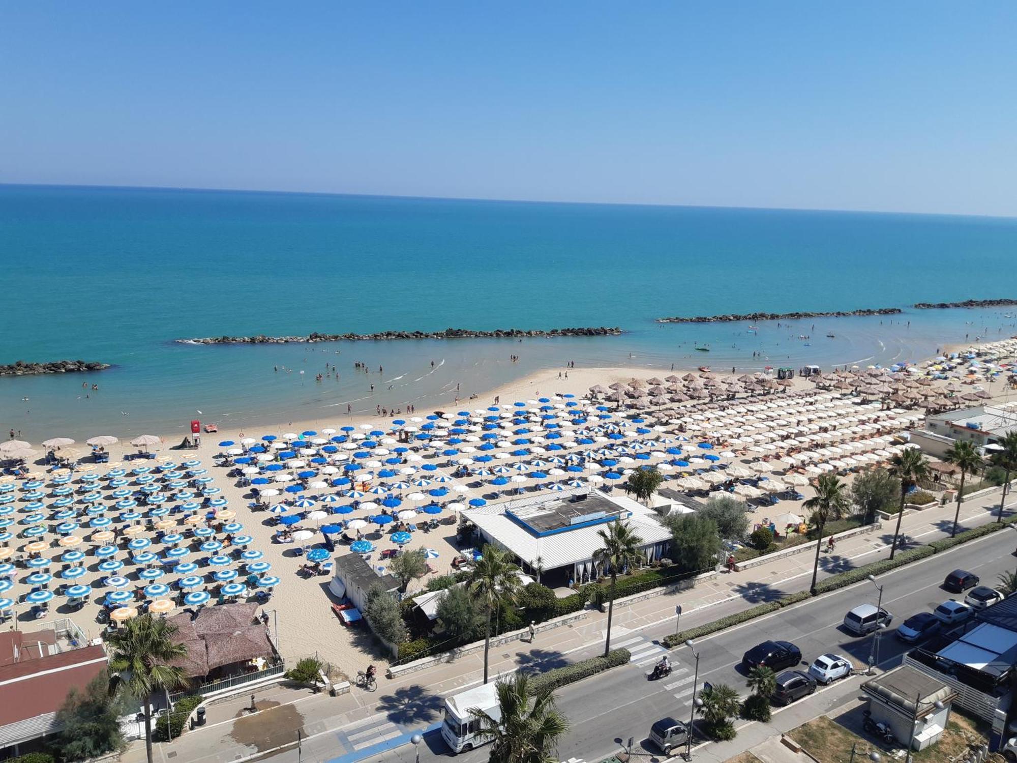 Апартаменти La Terrazza Sul Mare Монтезільвано Екстер'єр фото